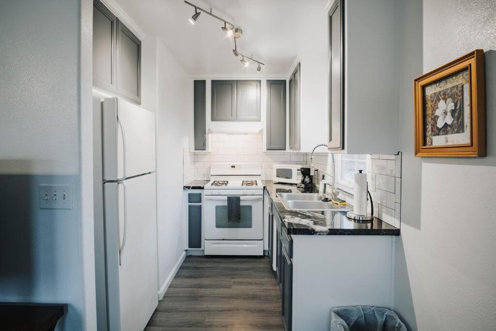Gorgeous Upstairs Studio With Patio And Laundry تشيكو، كاليفورنيا المظهر الخارجي الصورة