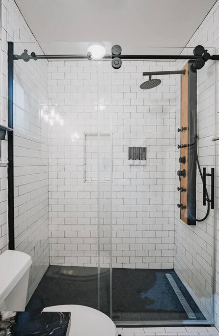 Gorgeous Upstairs Studio With Patio And Laundry تشيكو، كاليفورنيا المظهر الخارجي الصورة